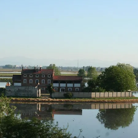 Bed & Breakfast Cascina Rossa 21 *
